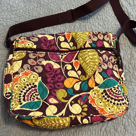 Vera Bradley Messenger Bag in Plum Crazy. Like new condition. - Picture 4 of 4